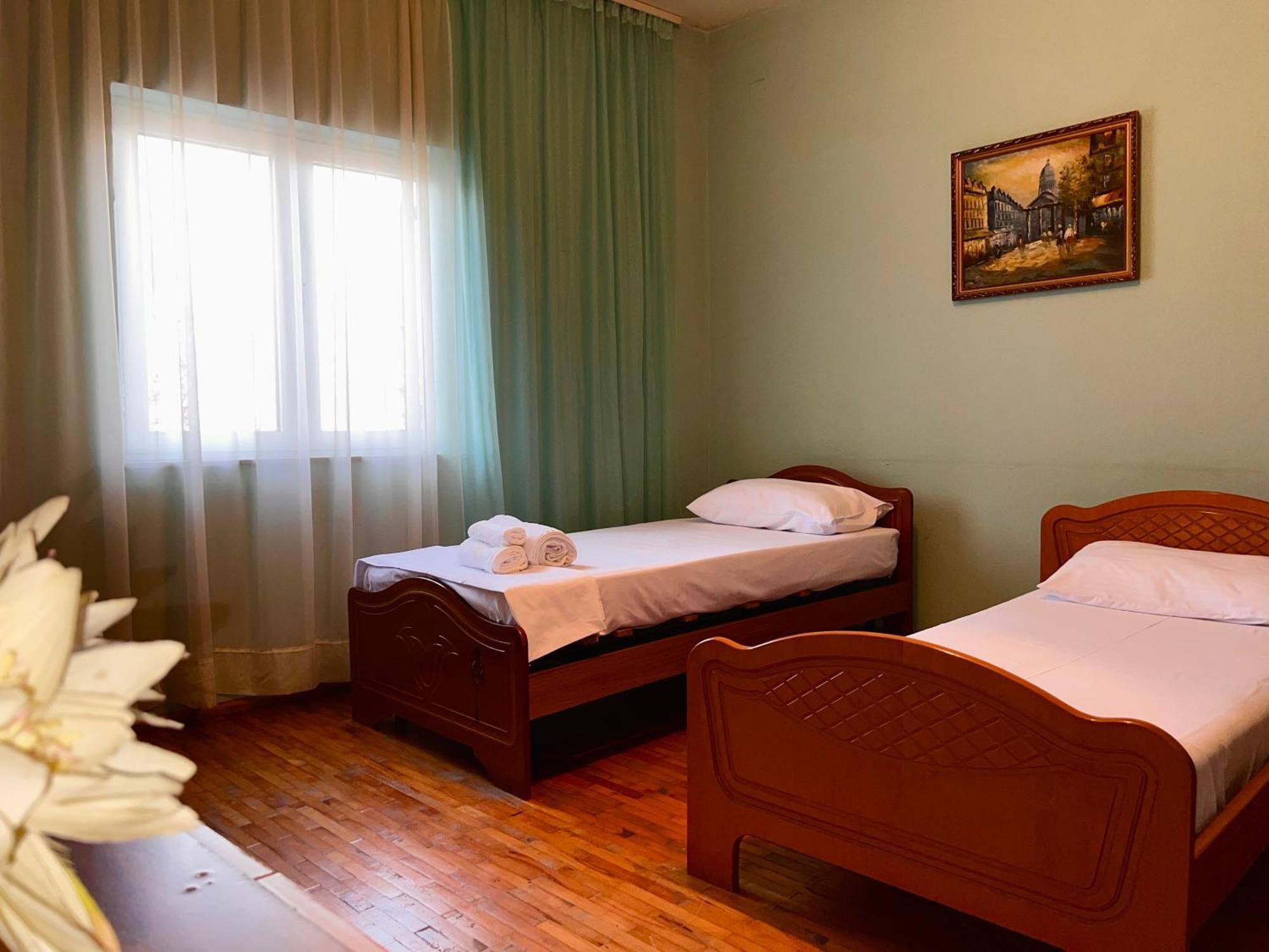 Berat Private Room In Haxhialiu Villa Eksteriør bilde