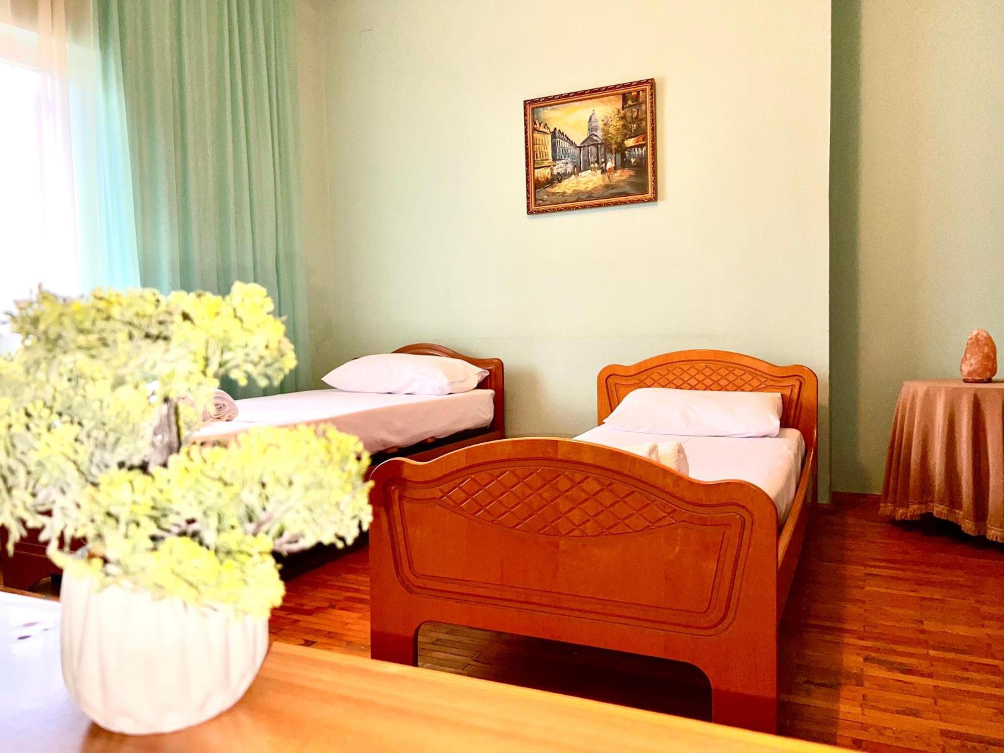 Berat Private Room In Haxhialiu Villa Eksteriør bilde